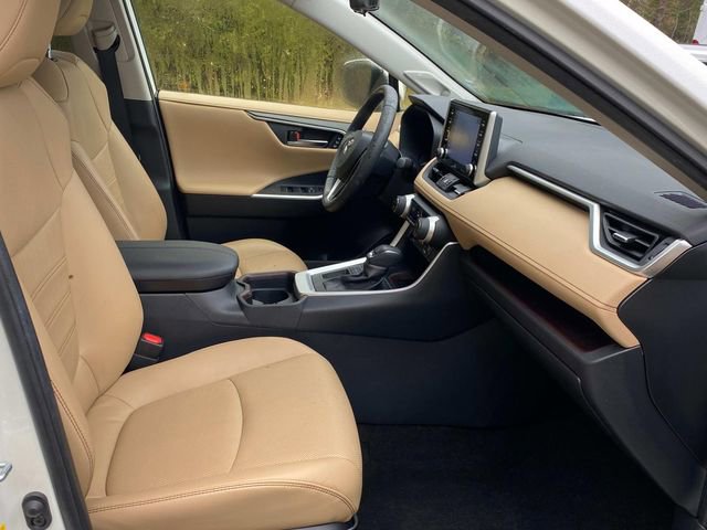 Used 2019 Toyota RAV4 Limited w/ Advanced Technology Package image 37