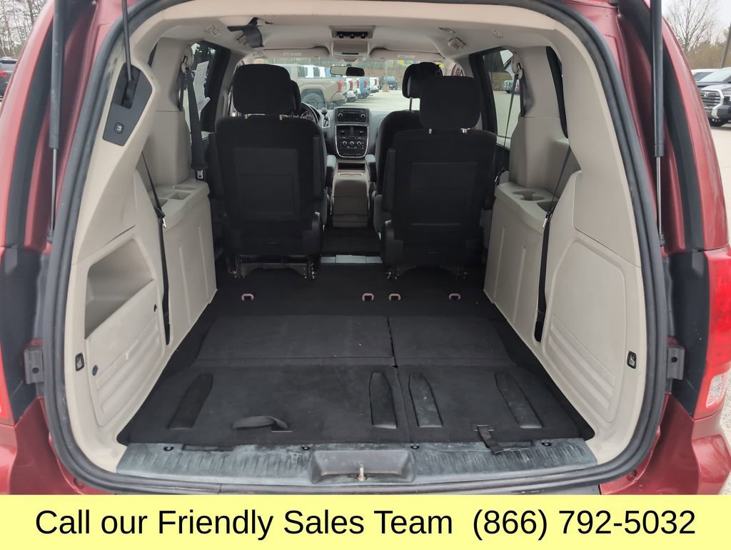 Used 2014 Dodge Grand Caravan SXT w/ Rear Park Assist Package image 22