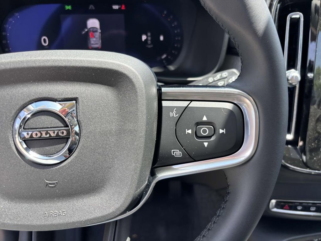 New 2026 Volvo XC40 B5 Core w/ Protection Package Premier image 18