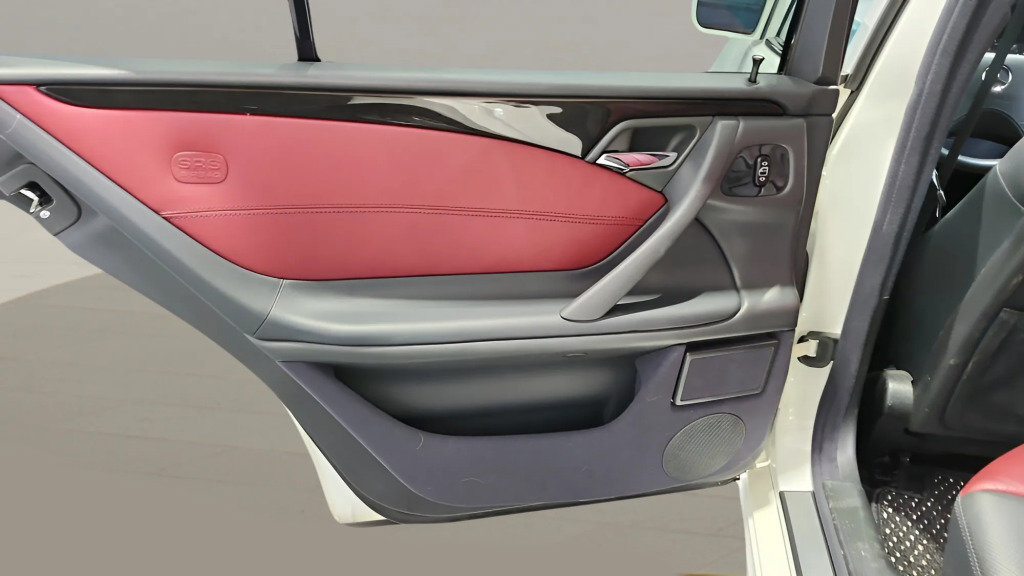 Used 2002 Mercedes-Benz E 55 AMG Sedan image 26