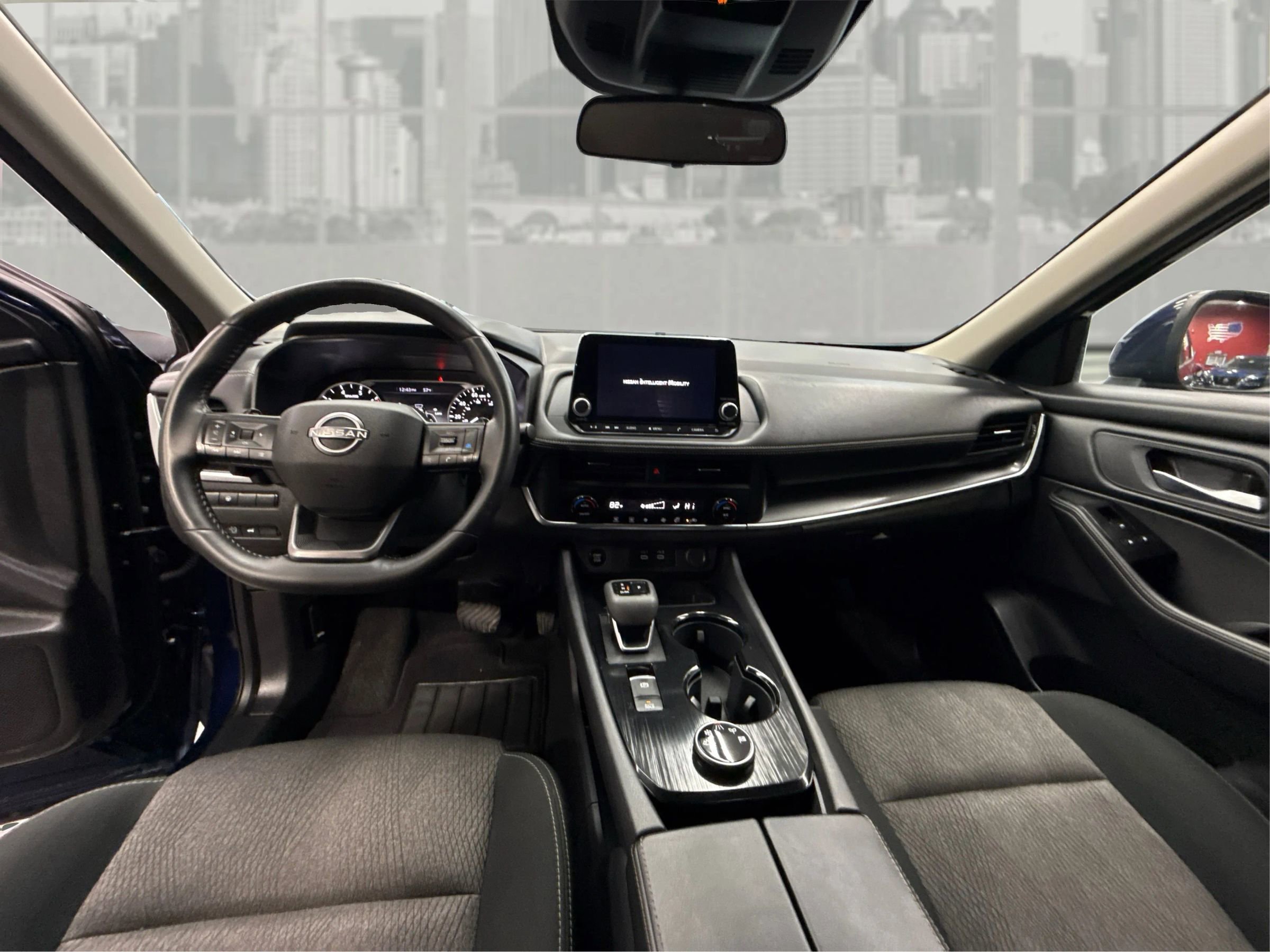 Used 2025 Nissan Rogue SV image 23