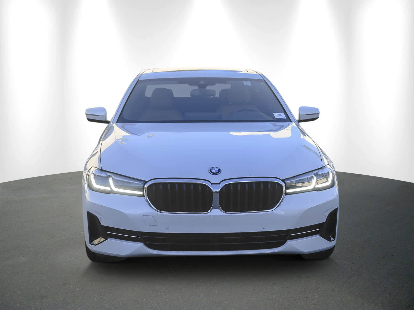 Certified 2023 BMW 530e w/ Convenience Package image 2