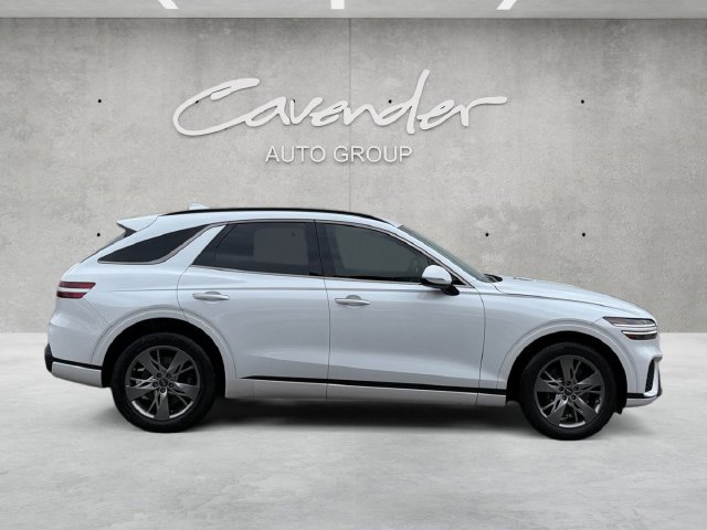 Used 2025 Genesis GV70 3.5T Sport AWD/4WD image 17