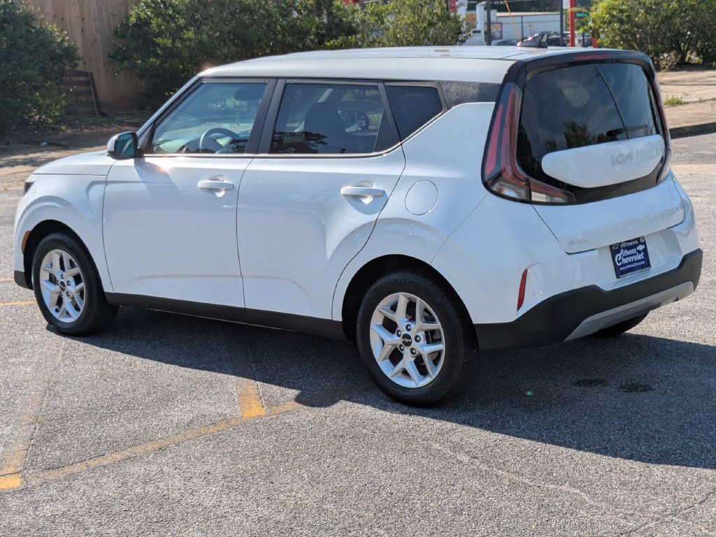 Used 2024 Kia Soul LX w/ Option Group 015 FWD image 6