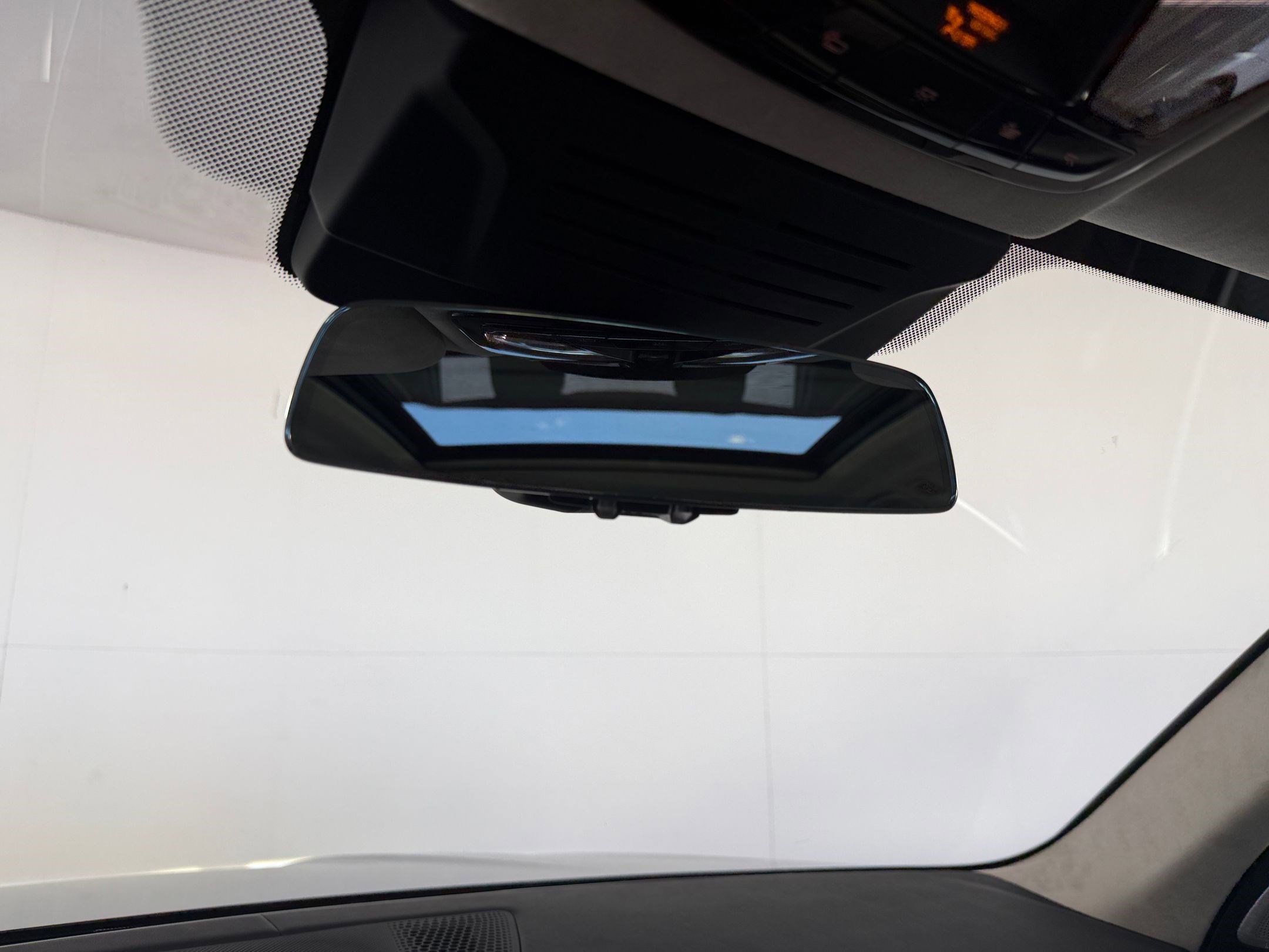New 2026 BMW ALPINA XB7 AWD/4WD image 19