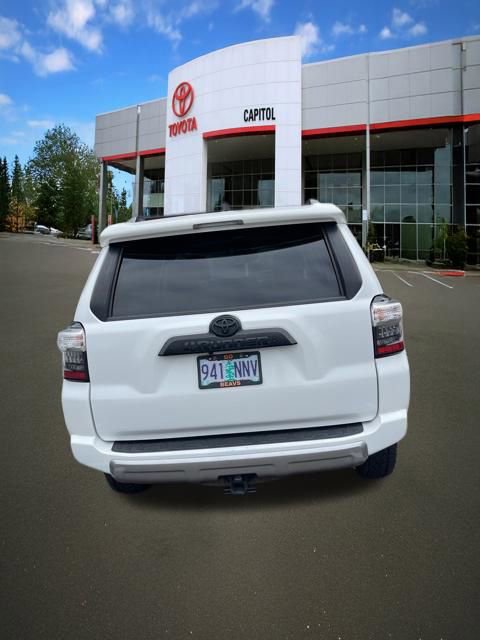 Used 2022 Toyota 4Runner TRD Off-Road Premium AWD/4WD image 18