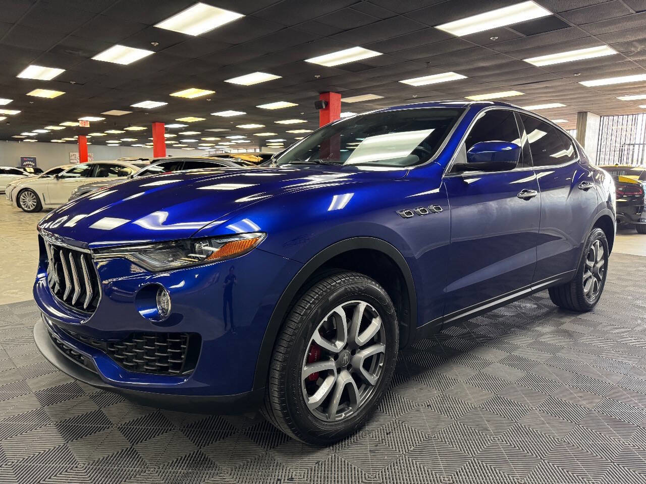 Used 2017 Maserati Levante image 6