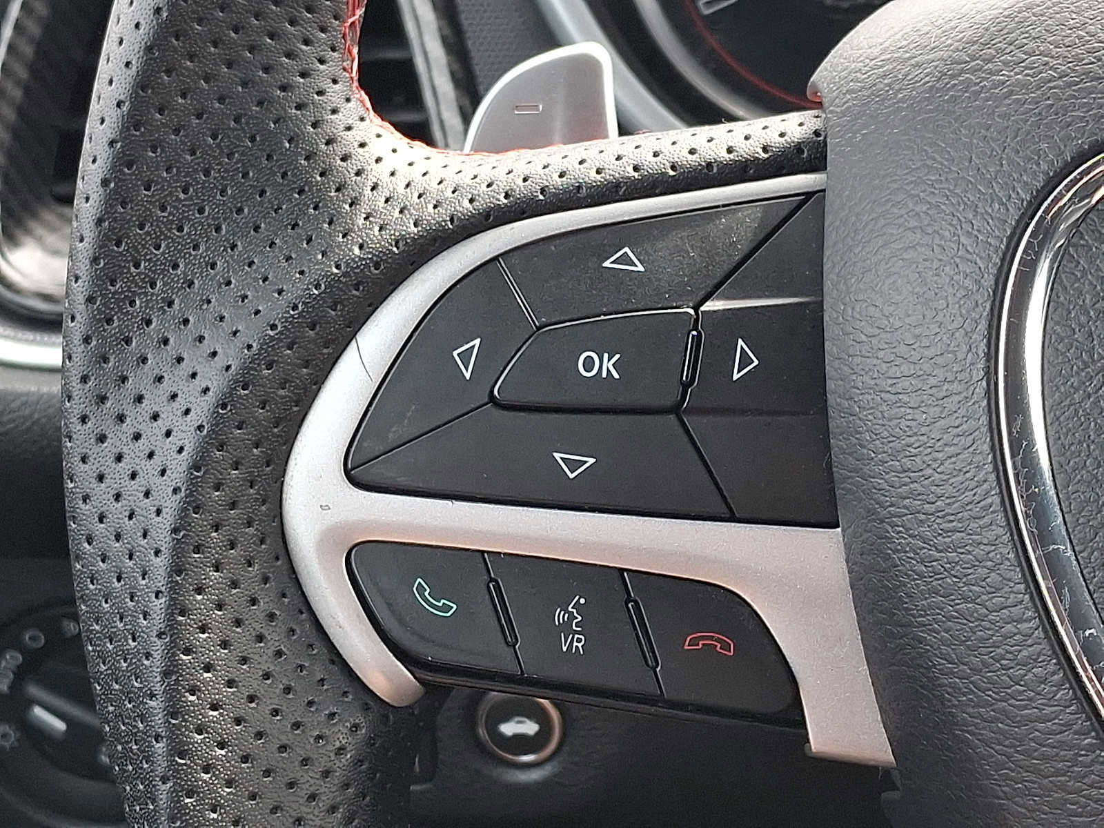 Used 2016 Dodge Challenger R/T Scat Pack w/ Leather Interior Group image 21