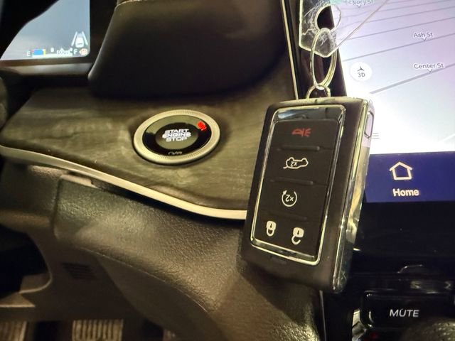 New 2025 Jeep Grand Cherokee Limited image 30