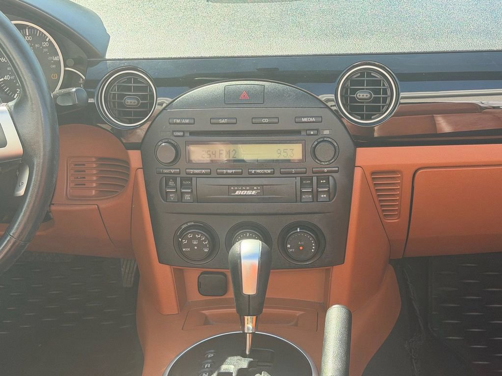 Used 2006 MAZDA MX-5 Miata Grand Touring w/ Premium Pkg RWD image 12
