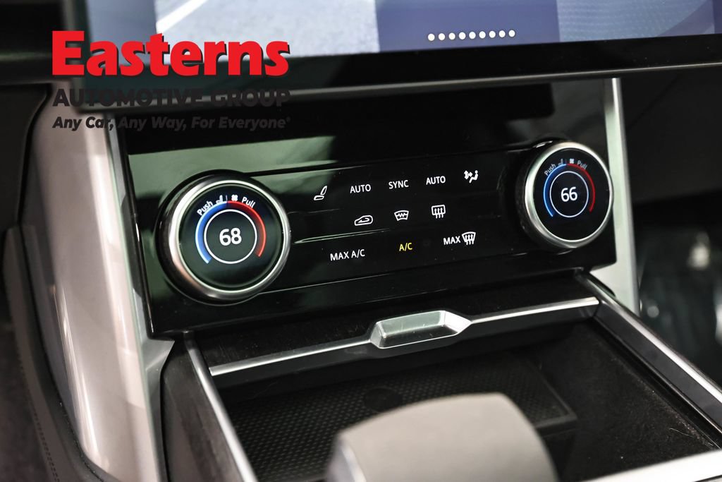 Used 2023 Land Rover Range Rover Autobiography AWD/4WD image 18