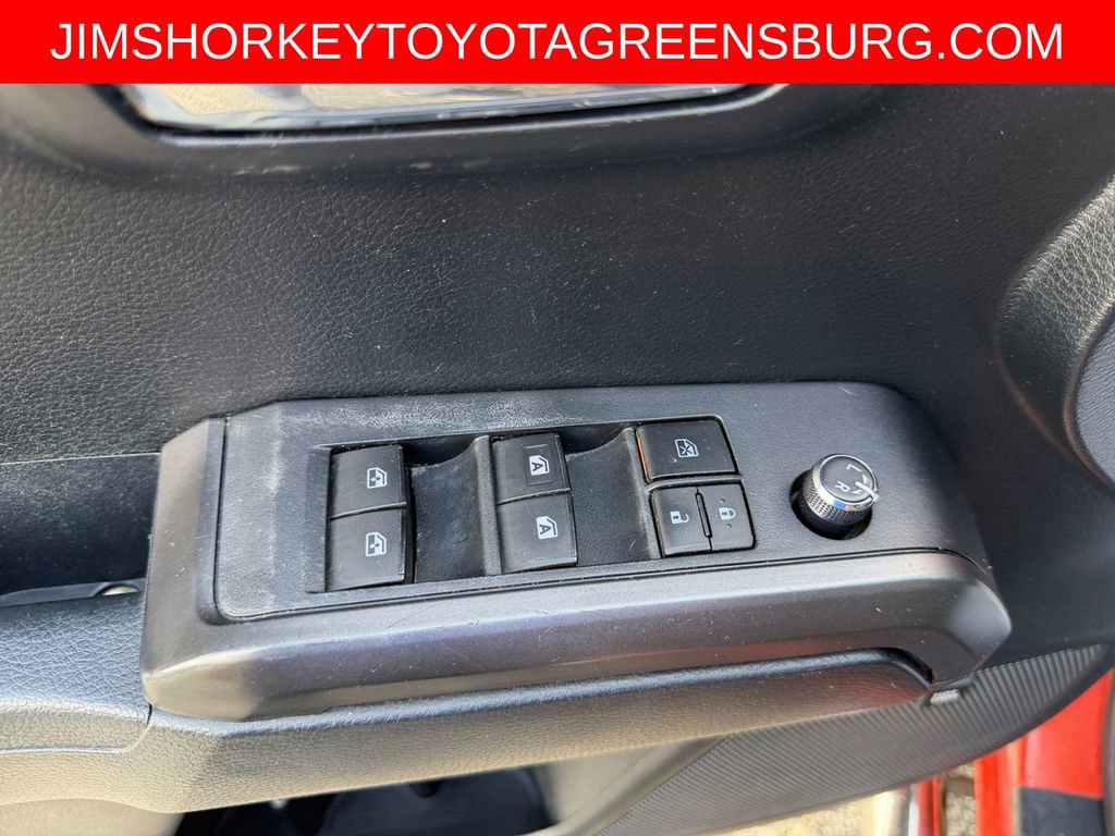 Used 2016 Toyota Tacoma TRD Off-Road AWD/4WD image 13