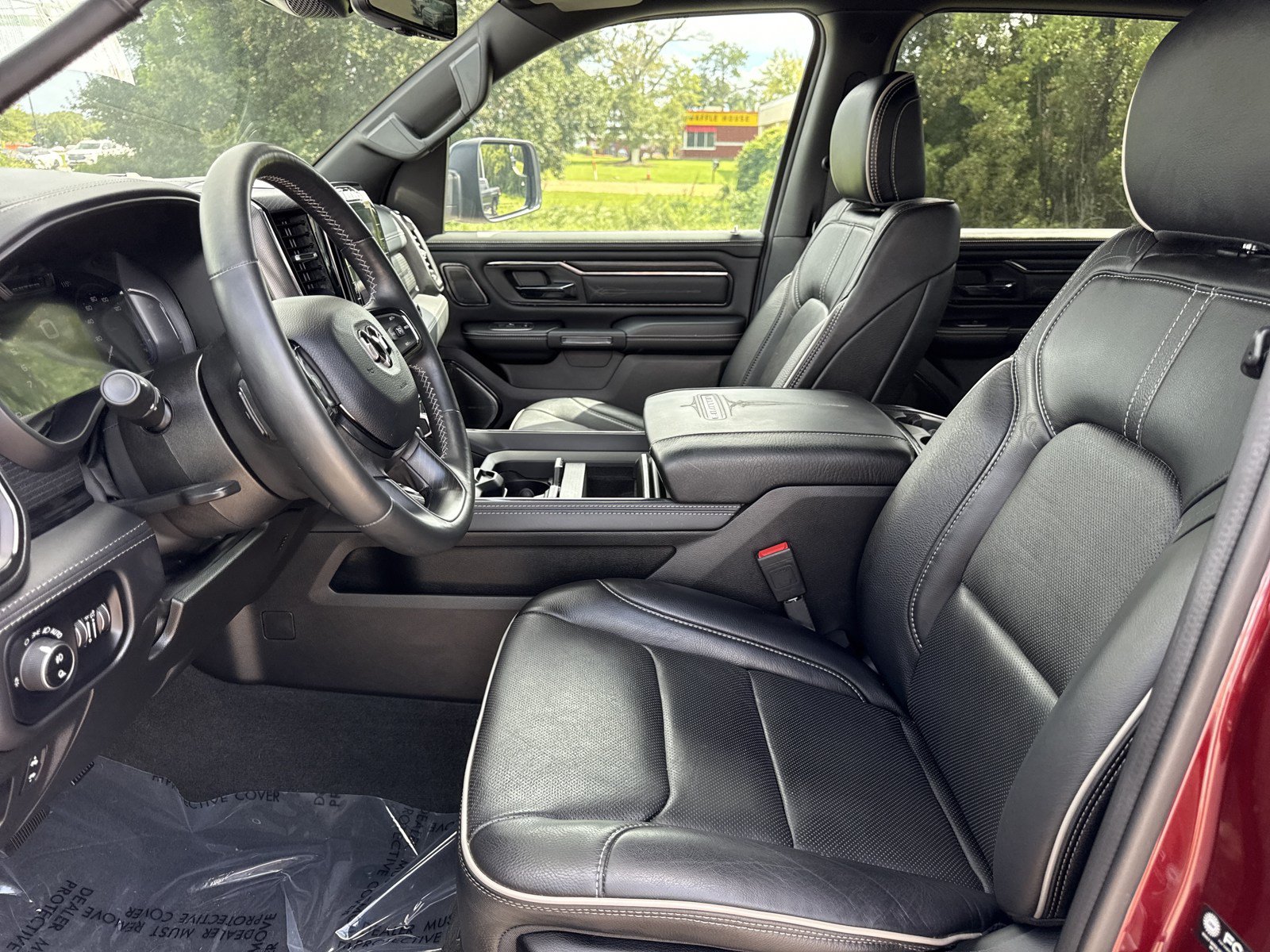 Used 2024 RAM 1500 Limited AWD/4WD image 11