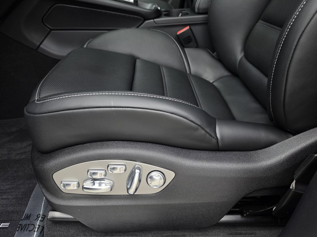 New 2026 Porsche Macan S AWD/4WD image 17