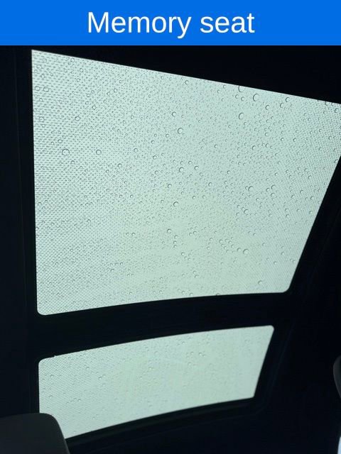 Used 2024 BMW X7 M60i w/ Executive Package image 28