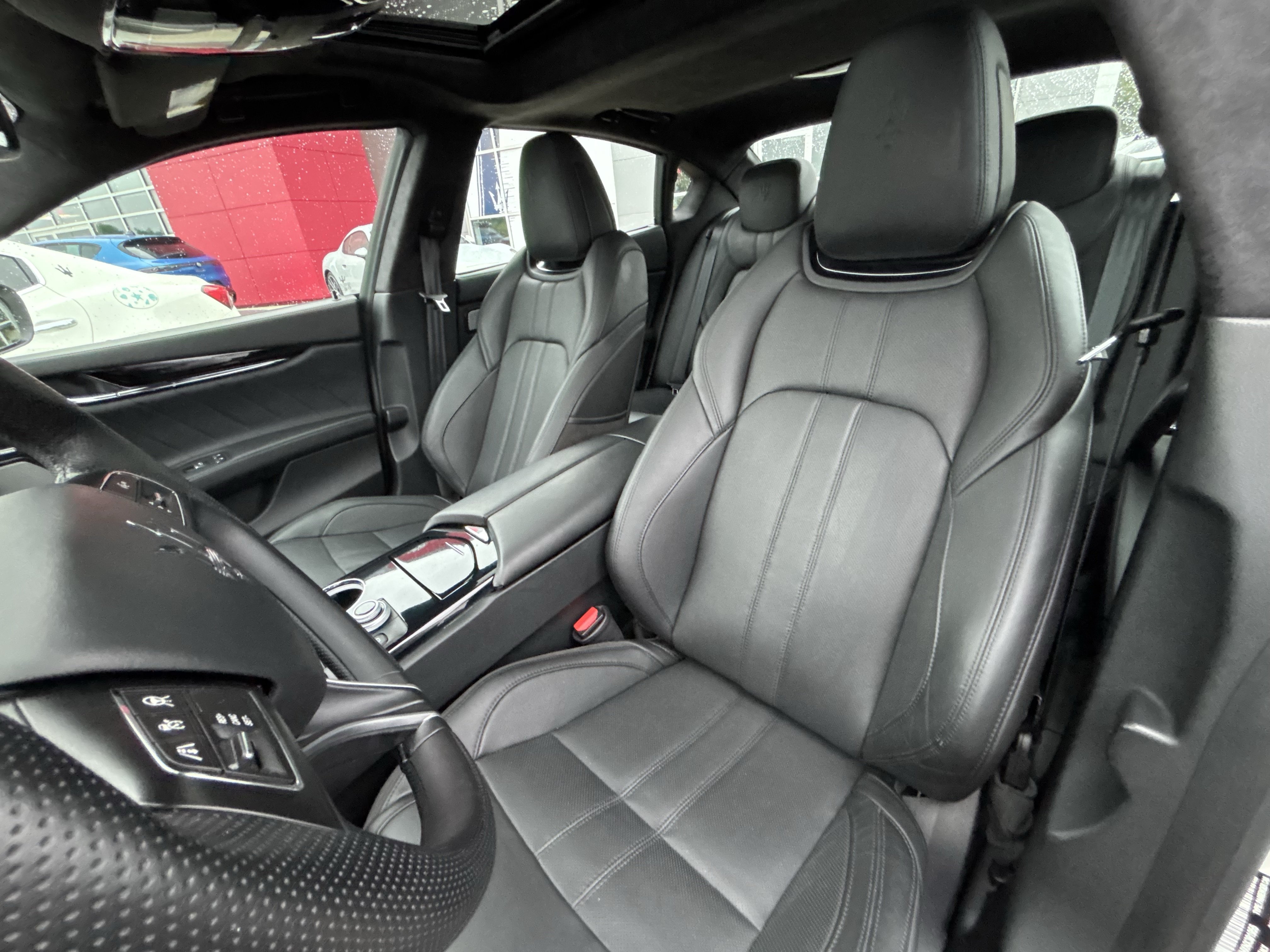 Used 2022 Maserati Quattroporte Modena RWD image 25