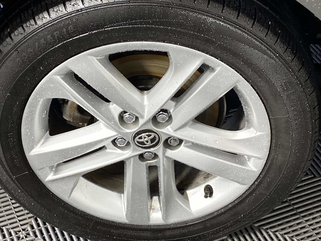 Used 2019 Toyota Corolla SE FWD image 27