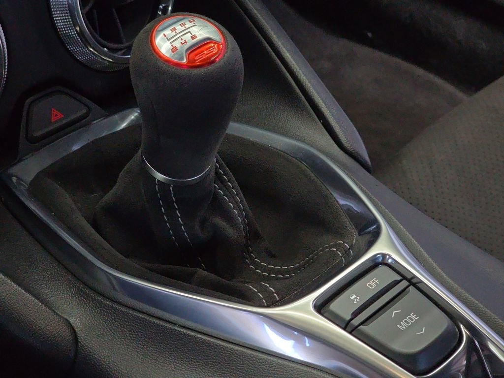 Used 2018 Chevrolet Camaro SS RWD image 44