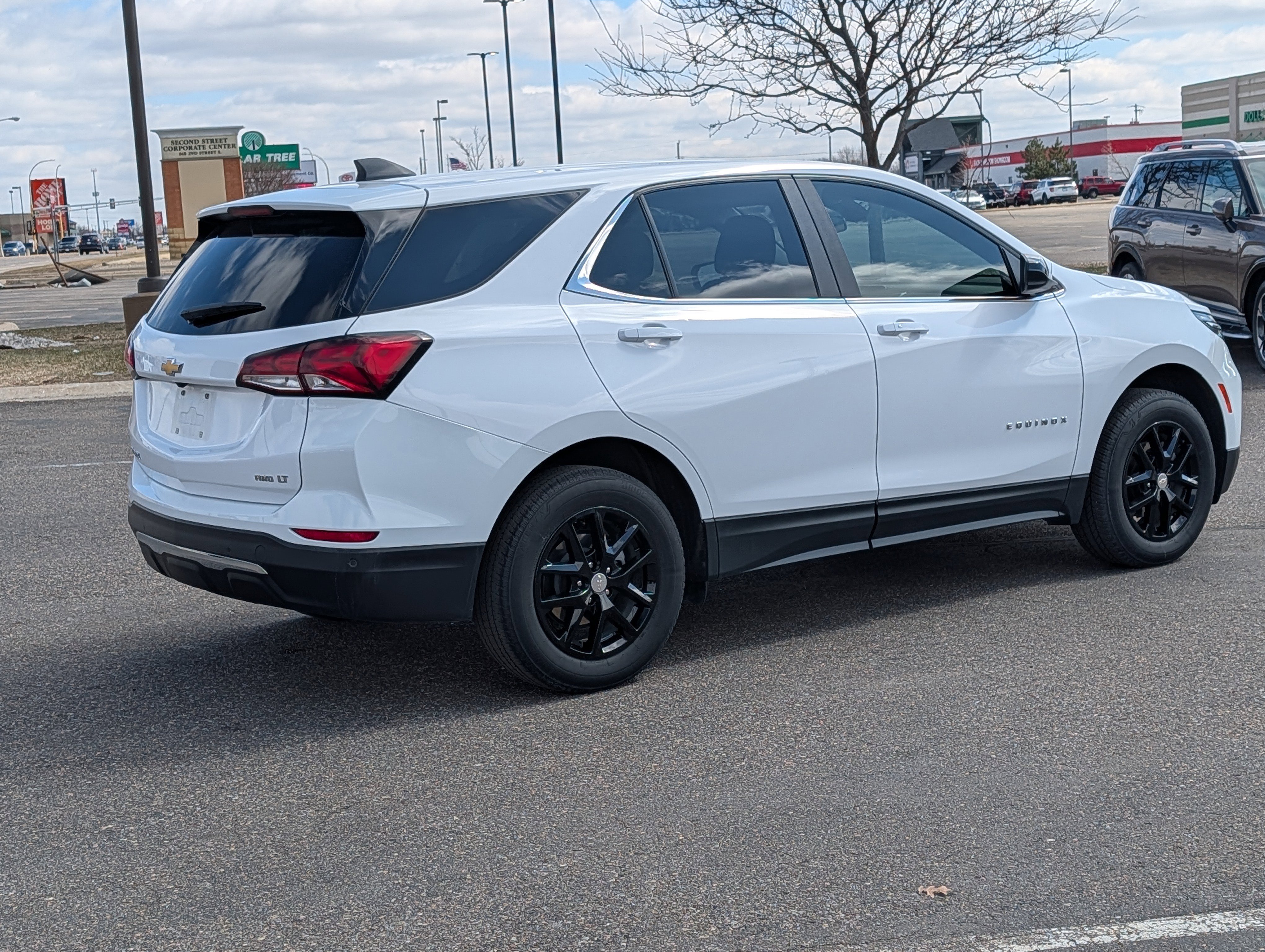 Used 2024 Chevrolet Equinox LT AWD/4WD image 5
