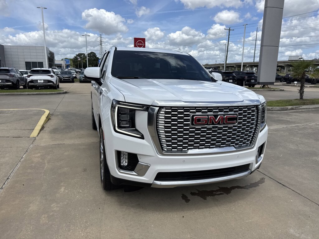 Used 2023 GMC Yukon Denali AWD/4WD image 8