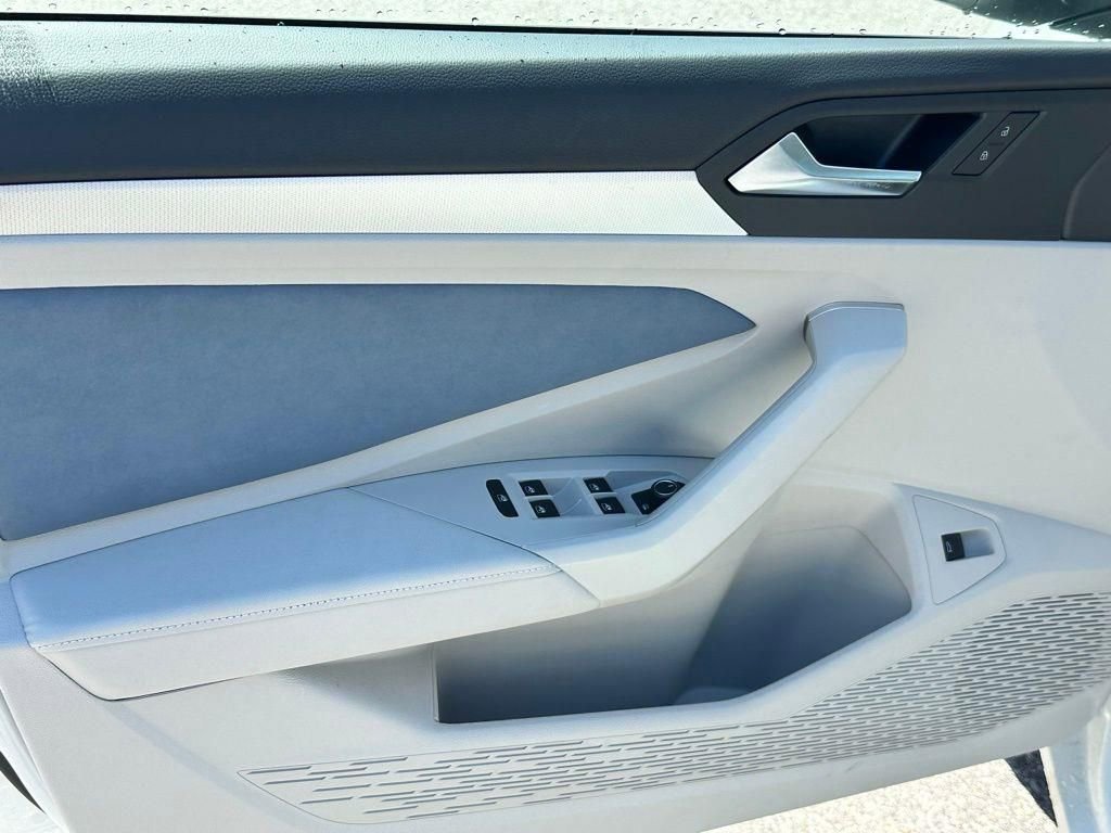 New 2026 Volkswagen Jetta SE FWD image 17