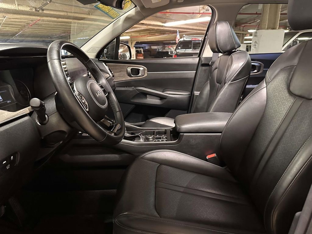 Used 2023 Kia Sorento X-Line EX image 16