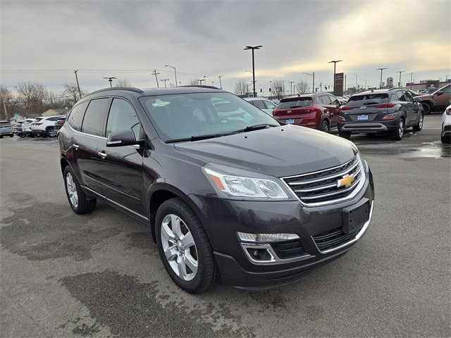 Used 2017 Chevrolet Traverse LT w/ Style and Technology Package image 4