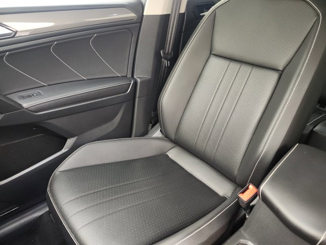 Used 2022 Volkswagen Tiguan SE FWD image 22