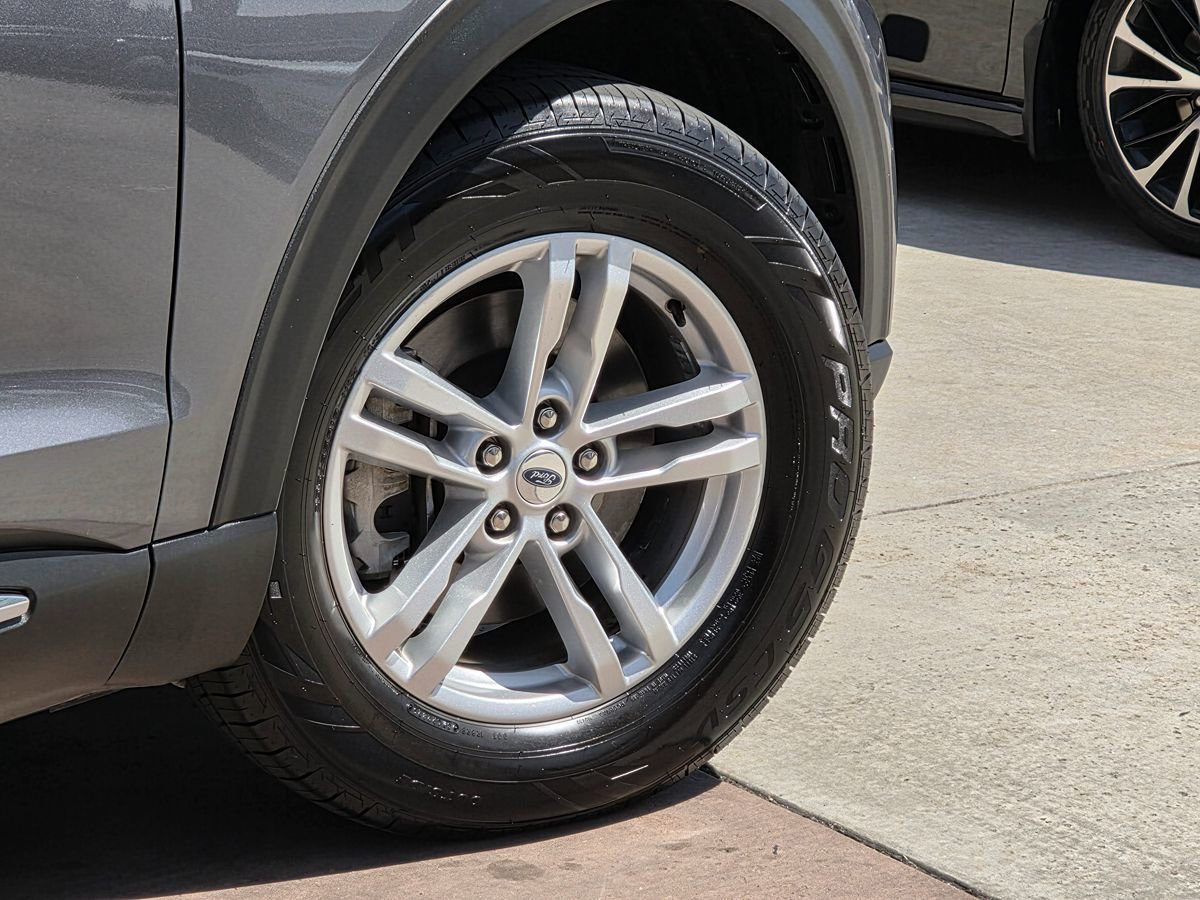 Used 2021 Ford Explorer XLT RWD image 13