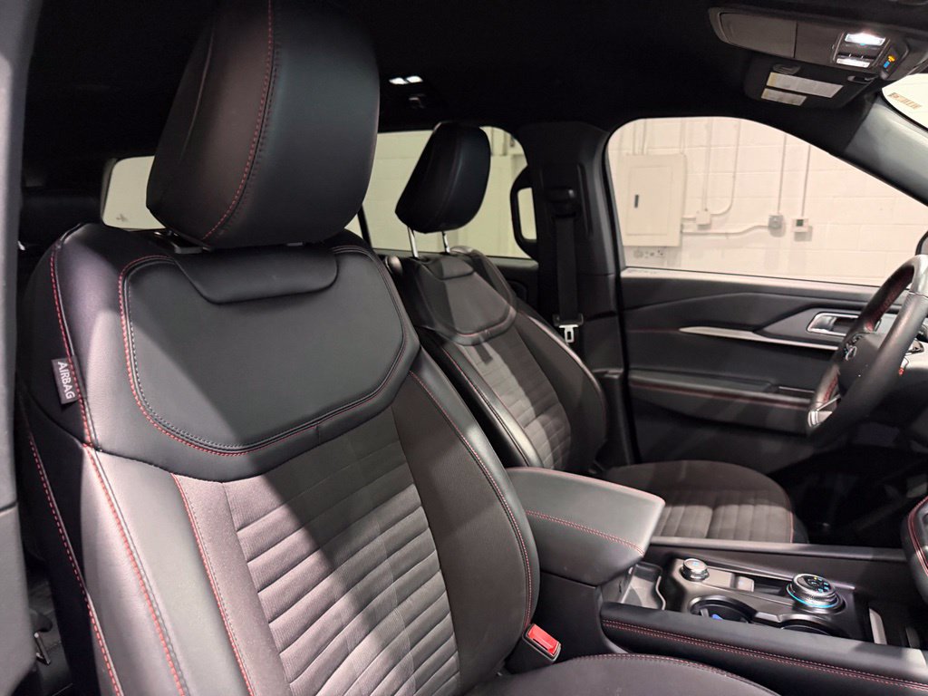 Used 2025 Ford Explorer ST-Line RWD image 44