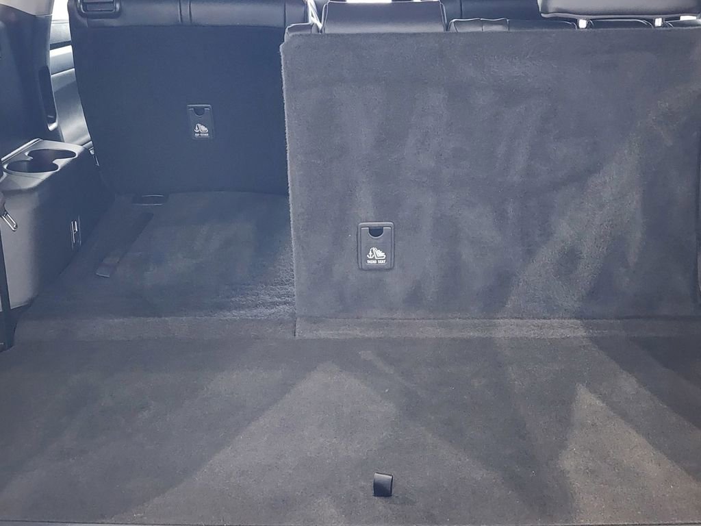 Used 2023 Toyota Highlander XLE image 10