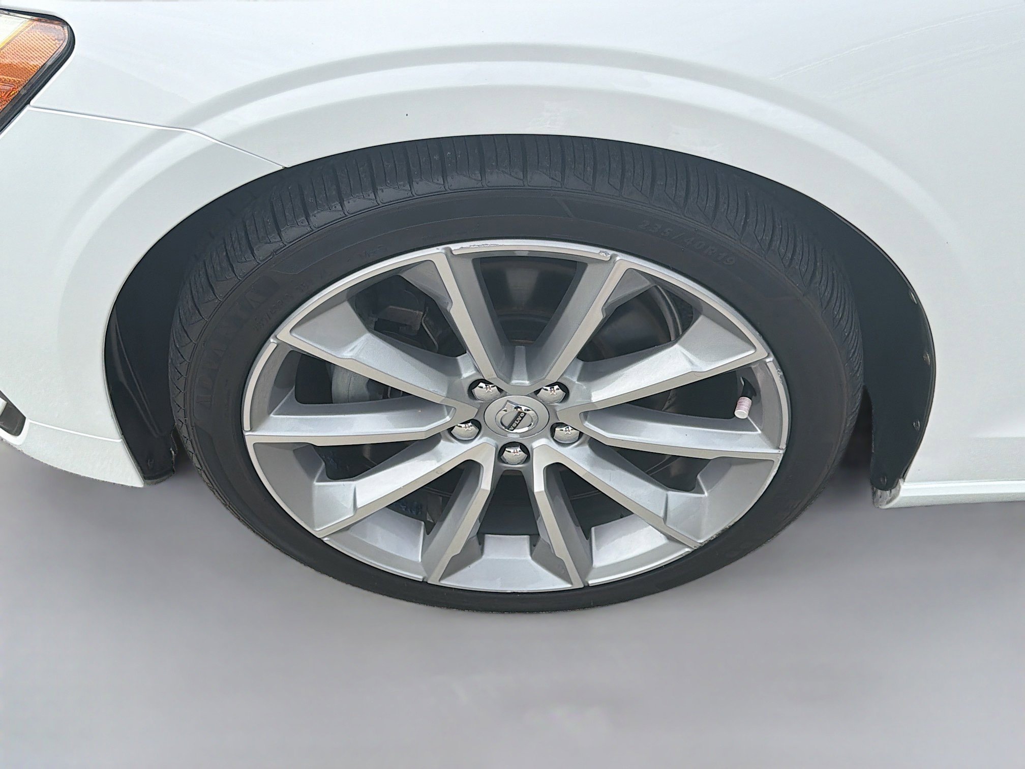 Used 2020 Volvo S60 T5 Momentum image 35