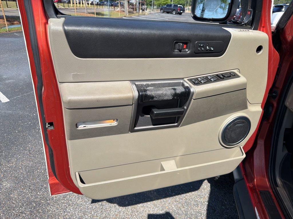 Used 2004 HUMMER H2 w/ Preferred Equipment Group AWD/4WD image 17
