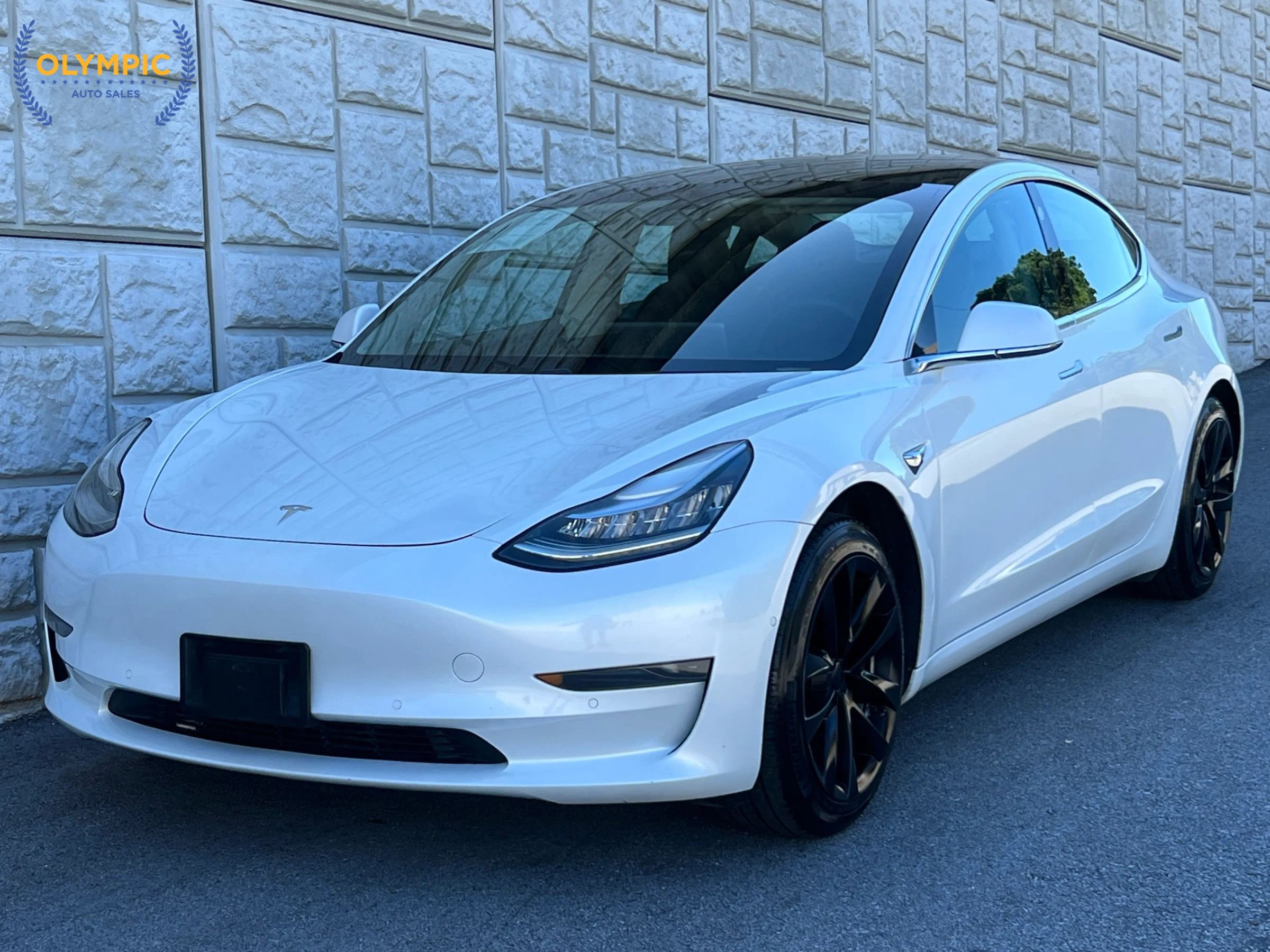 Used 2020 Tesla Model 3 Standard Range RWD image 1