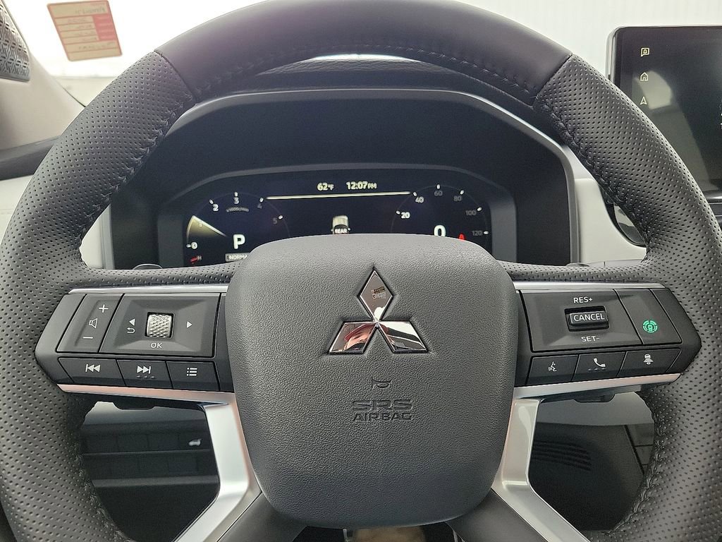 New 2025 Mitsubishi Outlander AWD image 15