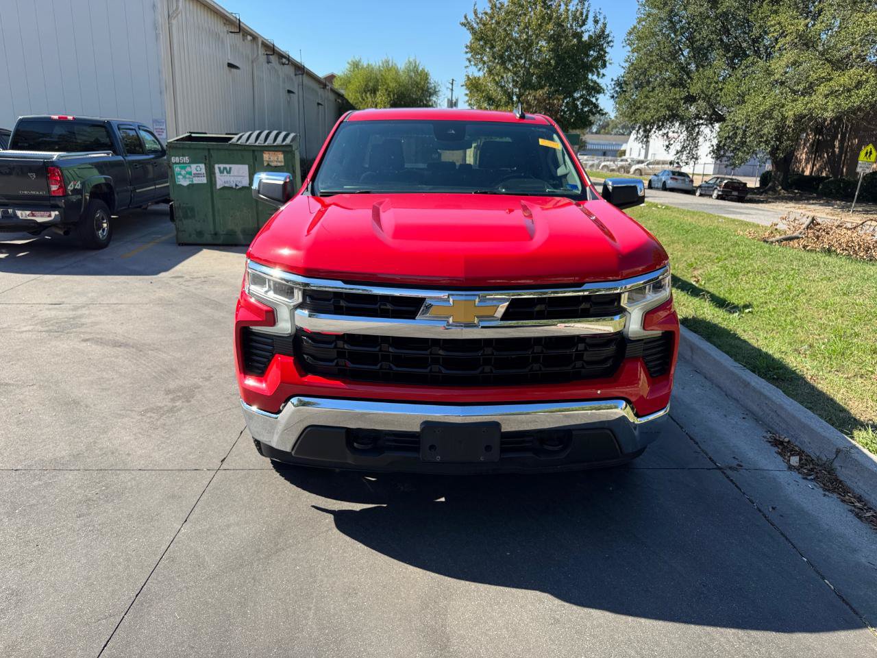 Used 2022 Chevrolet Silverado 1500 LT AWD/4WD image 5