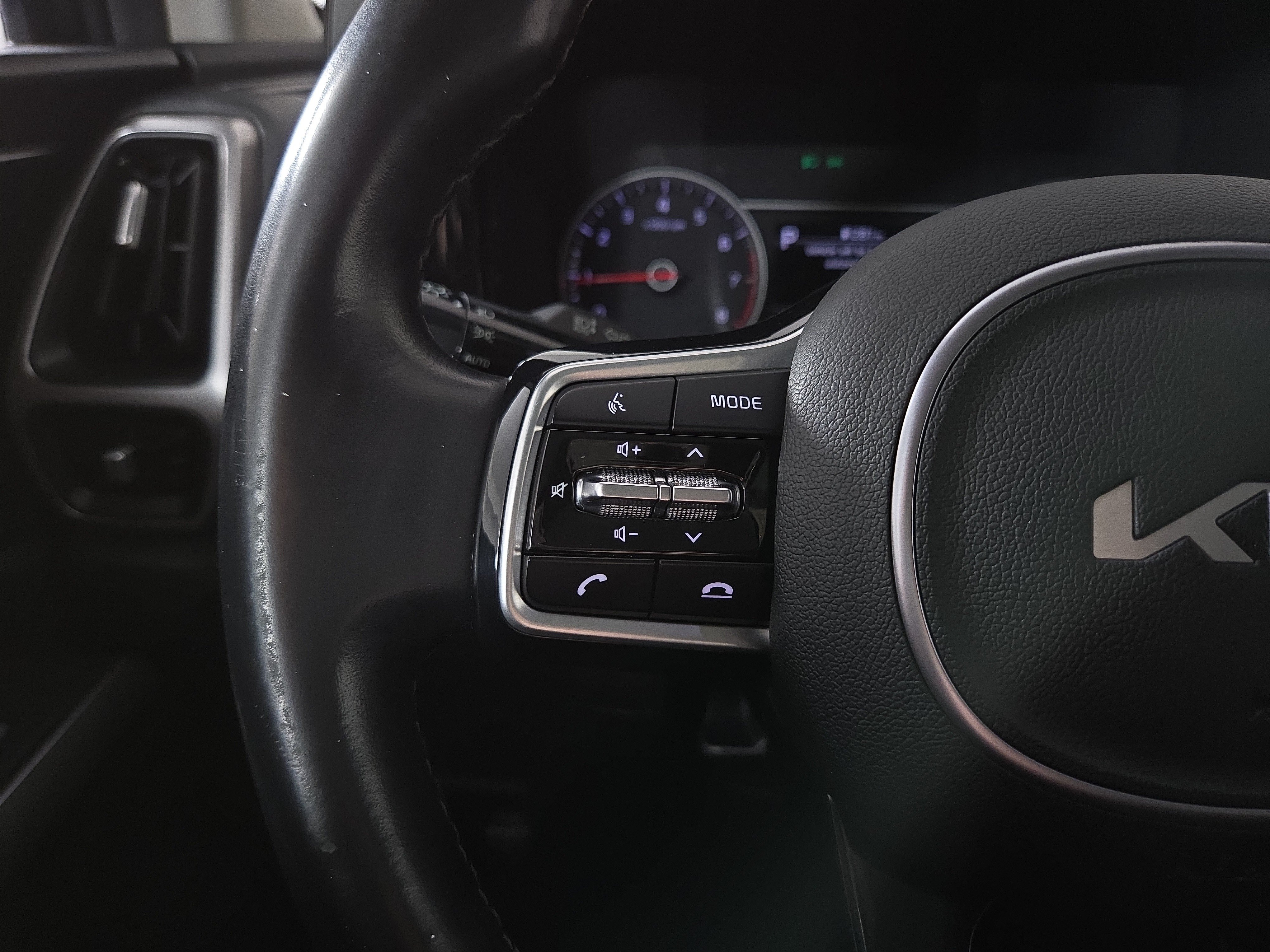 Used 2023 Kia Sorento S w/ Panoramic Sunroof Package FWD image 17