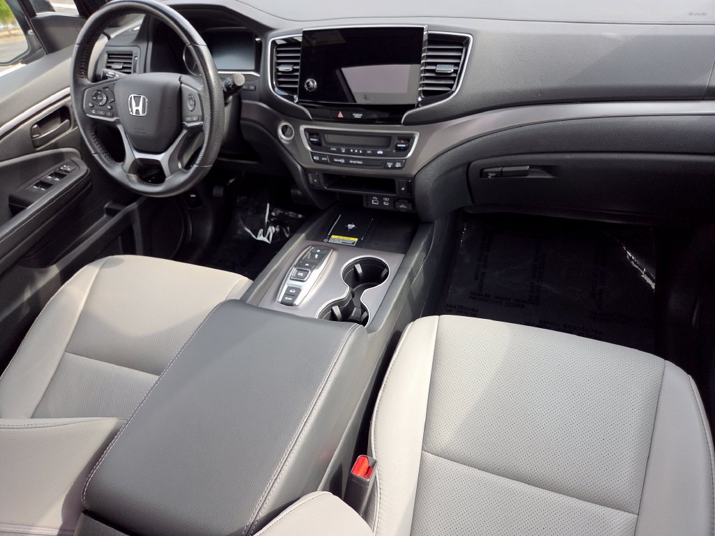 Used 2024 Honda Passport EX-L image 32