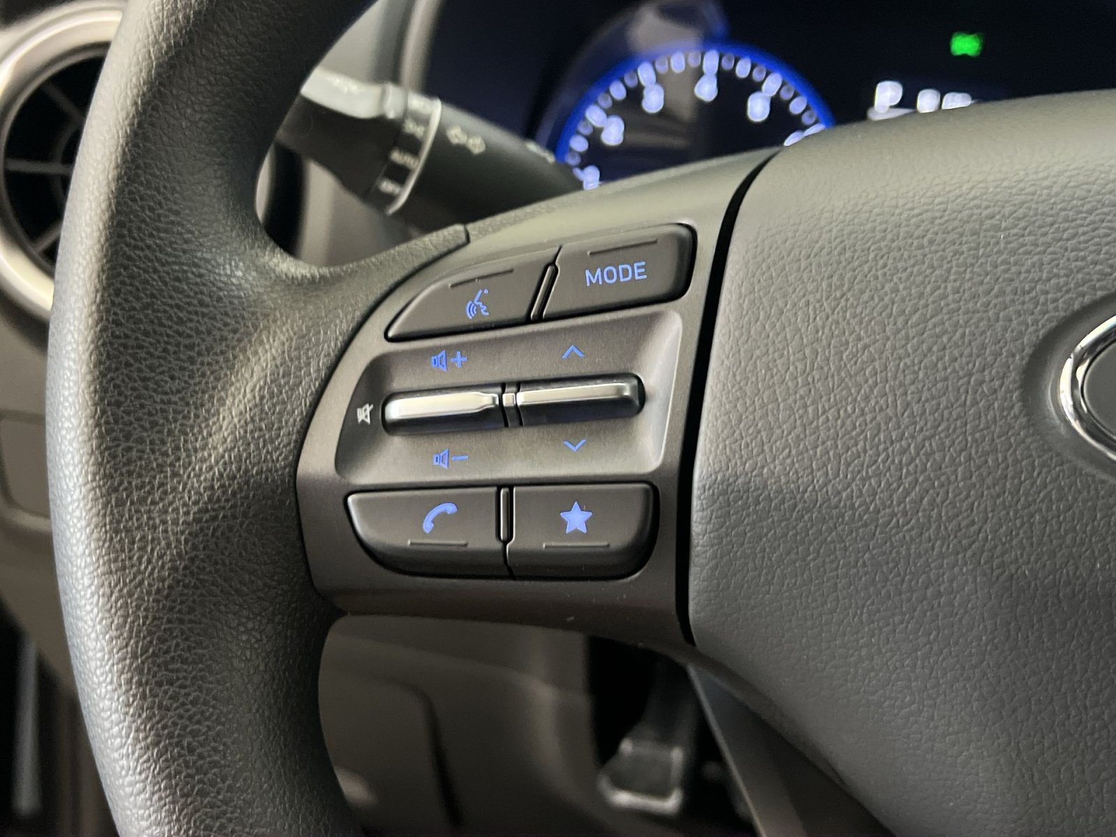 Used 2022 Hyundai Kona SEL AWD/4WD image 33