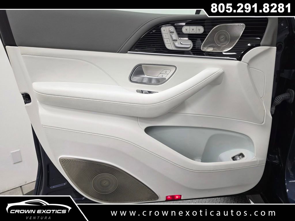 Used 2024 Mercedes-Benz Maybach GLS 600 4MATIC image 32