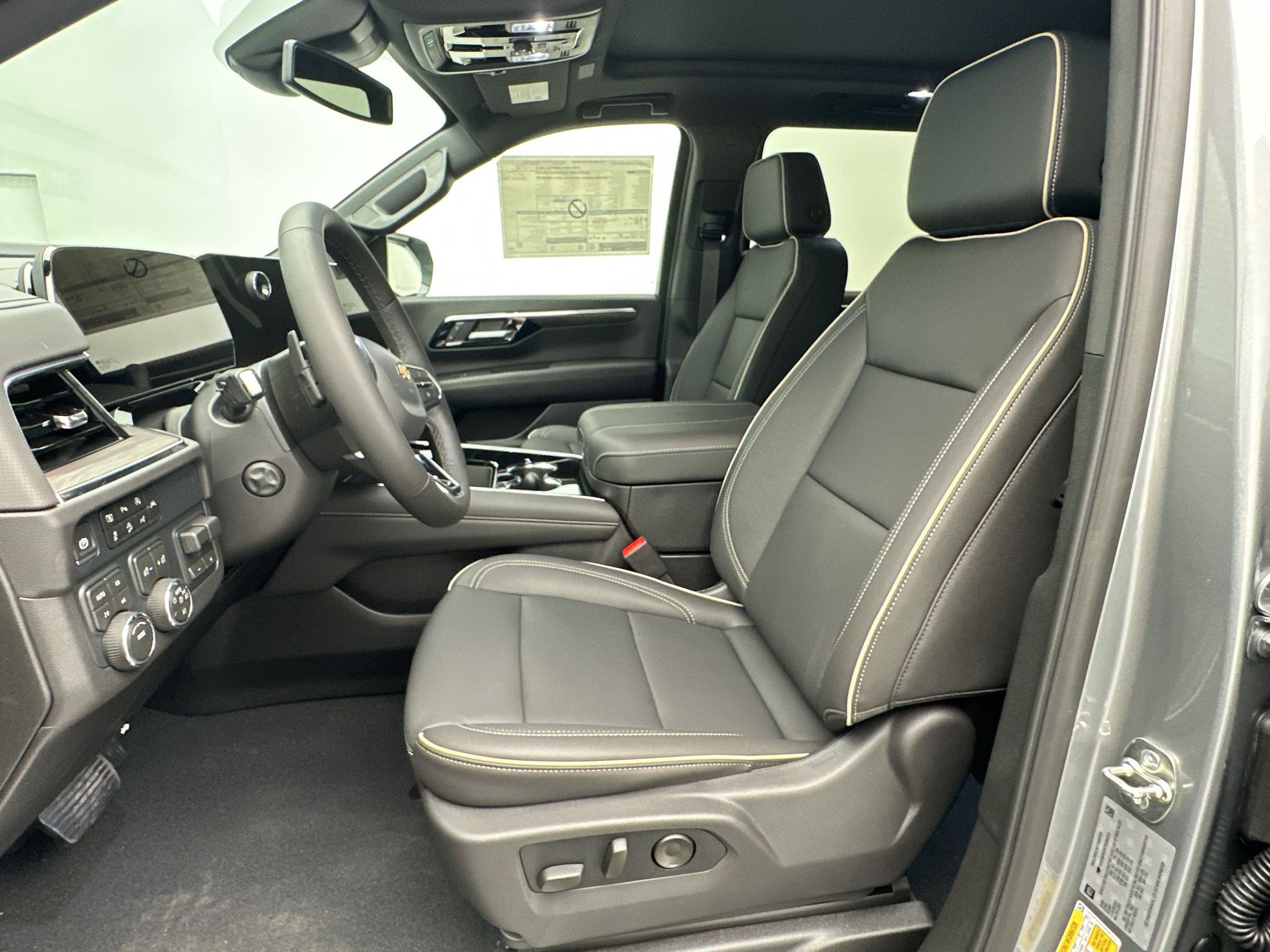 New 2026 Chevrolet Suburban Premier w/ Sun And Tow Package AWD/4WD image 5