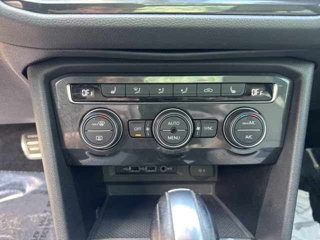 Used 2019 Volkswagen Tiguan SEL Premium R-Line w/ 3rd Row Seat Package image 19