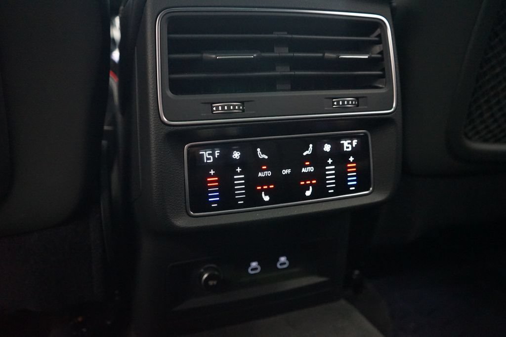 Used 2023 Audi Q8 Premium Plus AWD/4WD image 15