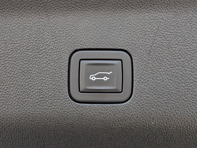 Used 2025 Chevrolet Tahoe Z71 AWD/4WD image 31