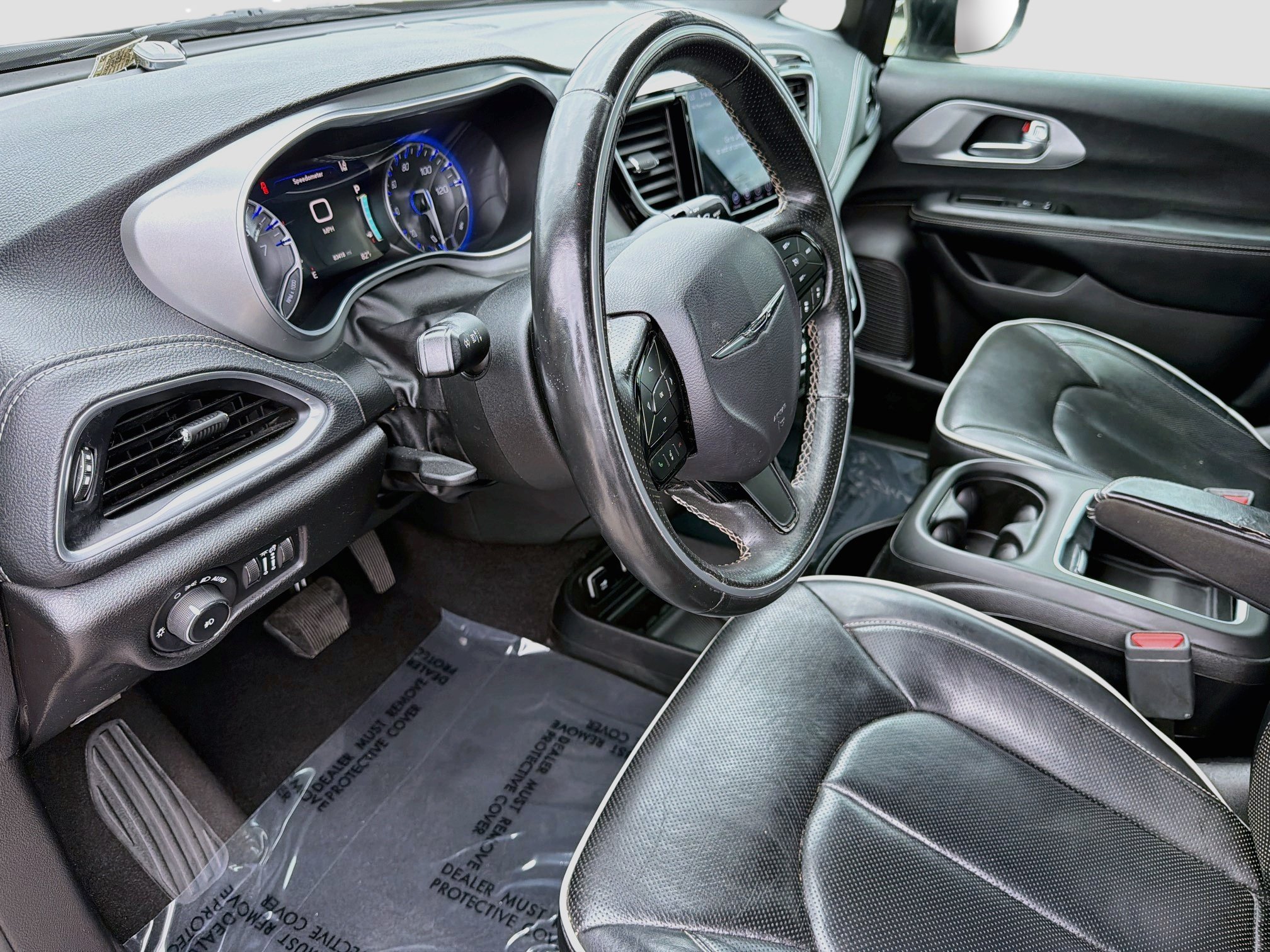 Used 2019 Chrysler Pacifica Limited w/ Advanced Safetytec Group FWD image 27