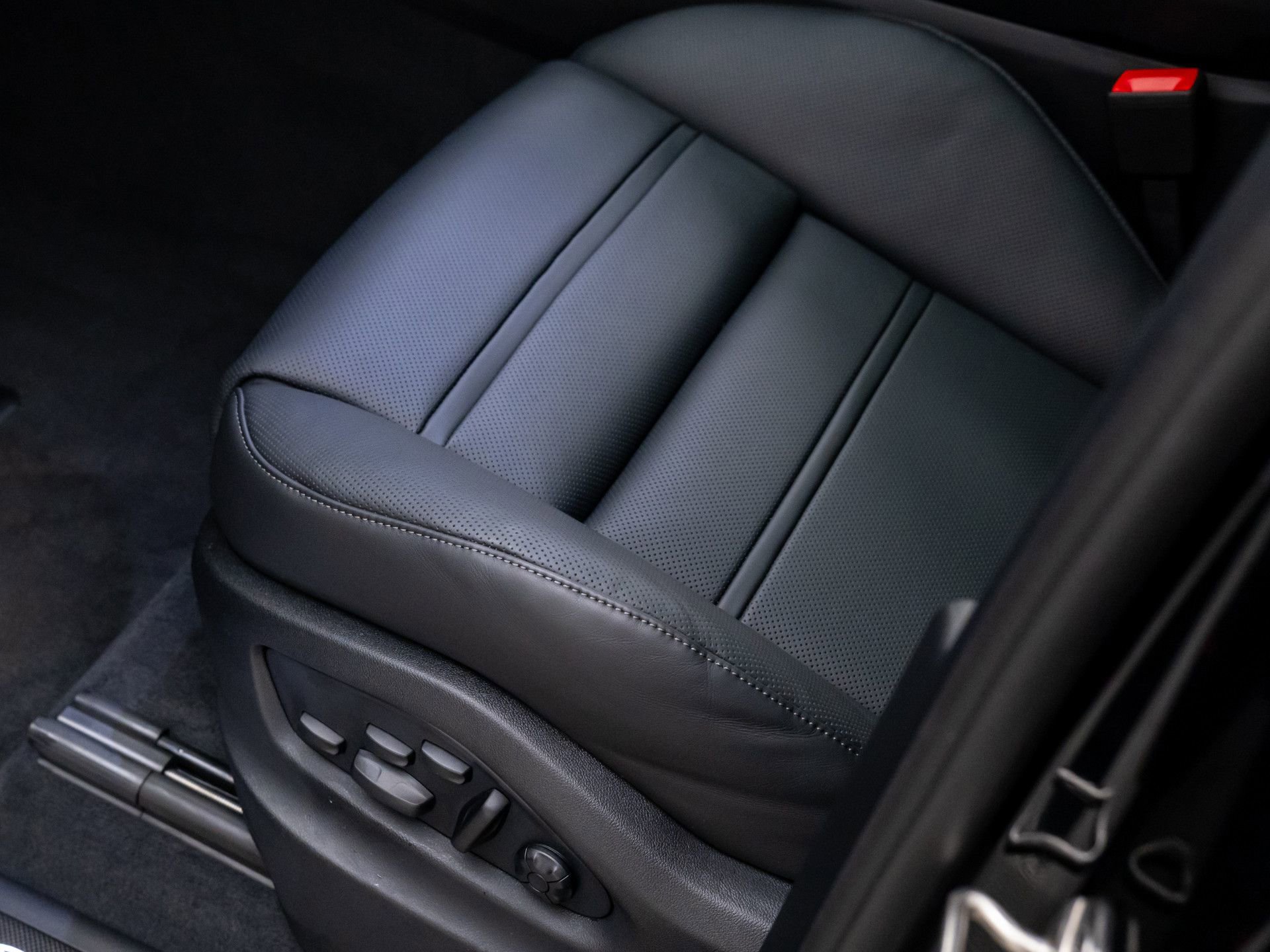 New 2026 Porsche Cayenne S image 16