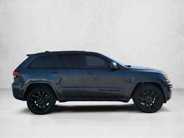 Used 2018 Jeep Grand Cherokee Altitude image 4