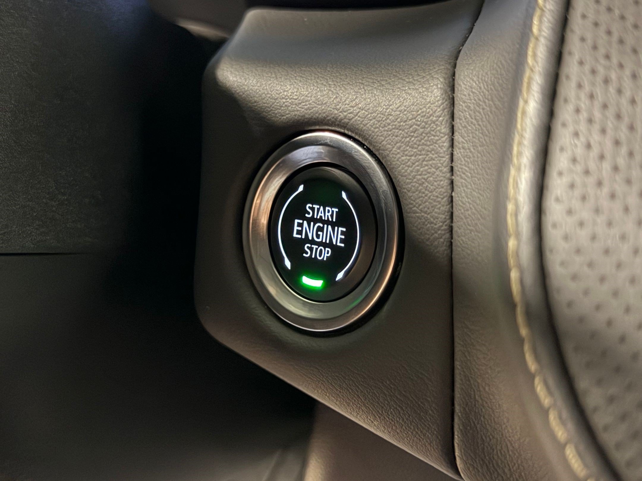 Used 2024 Chevrolet Tahoe Premier w/ Advanced Technology Package AWD/4WD image 16