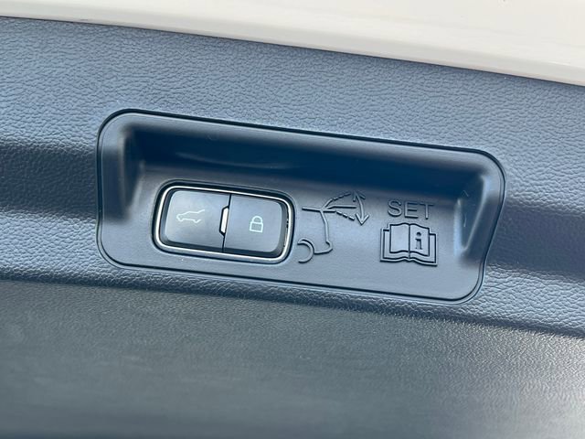 Certified 2023 Ford Explorer XLT w/ Equipment Group 202A image 38