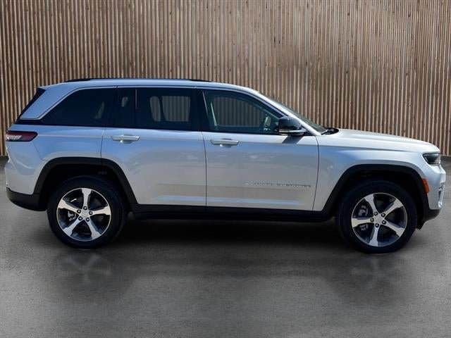 New 2024 Jeep Grand Cherokee Limited 4xe w/ Luxury Tech Group II AWD/4WD image 4